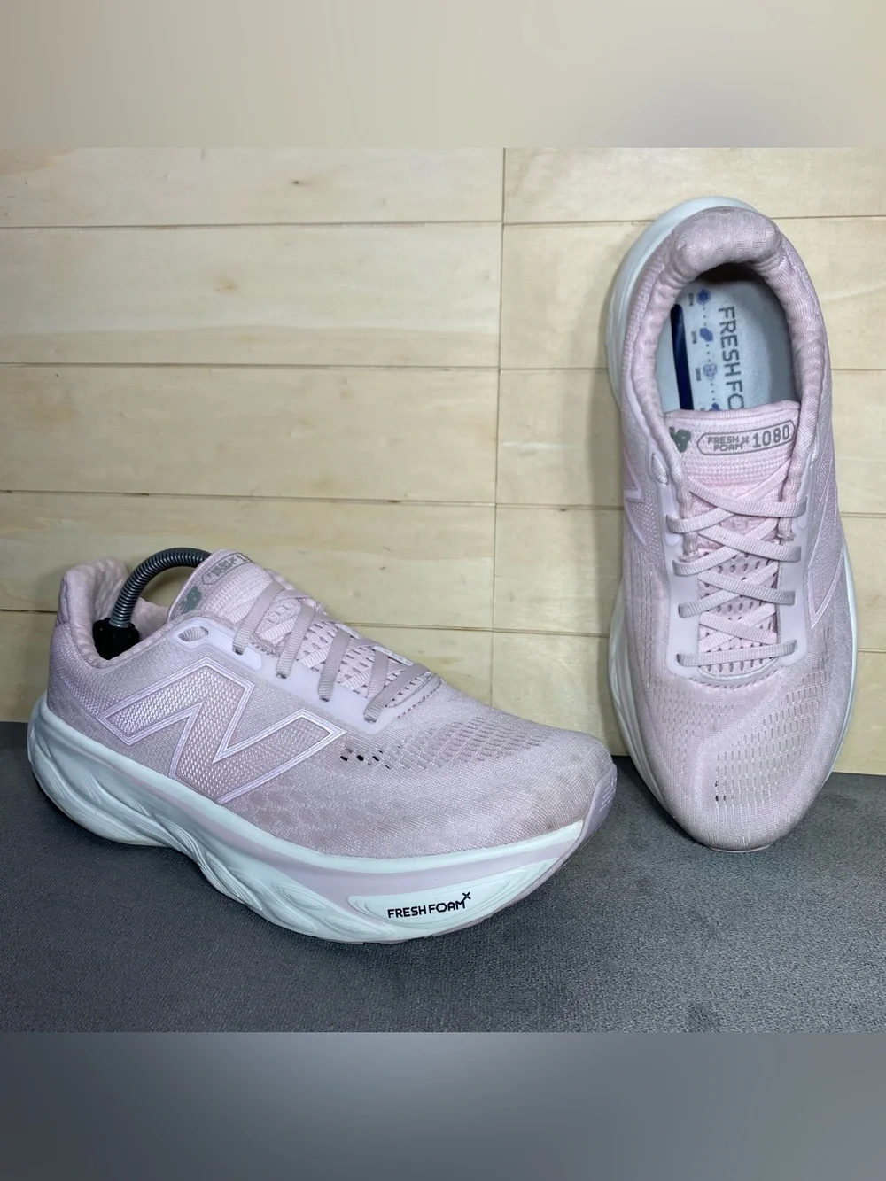 New Balance Fresh Foam 1080 Pink White Women's Size 10.5 Running Shoes Sneakers